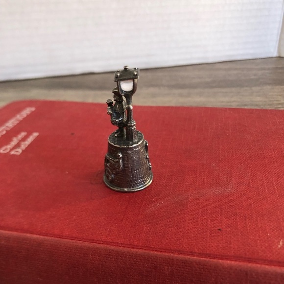 Vtg Town Crier Collectible Thimble - Picture 6 of 10